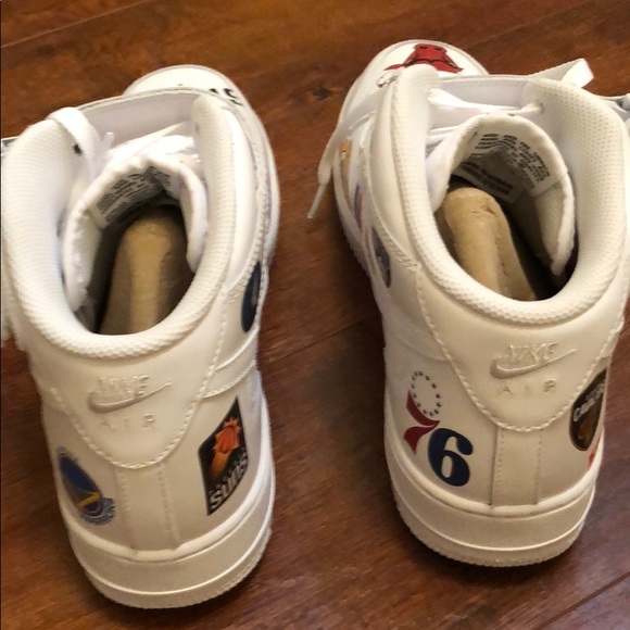 SOLD !!! 😎😎Air Force 1 MID ‘07/Supreme - Picture 5 of 7